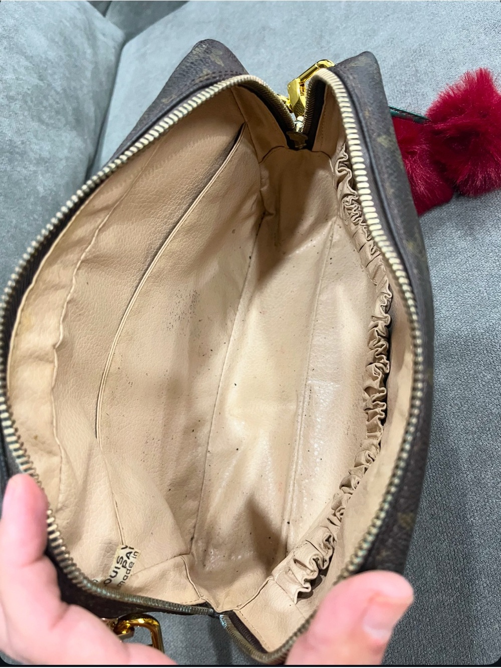 Louis Vuitton - Picture 12 of 14